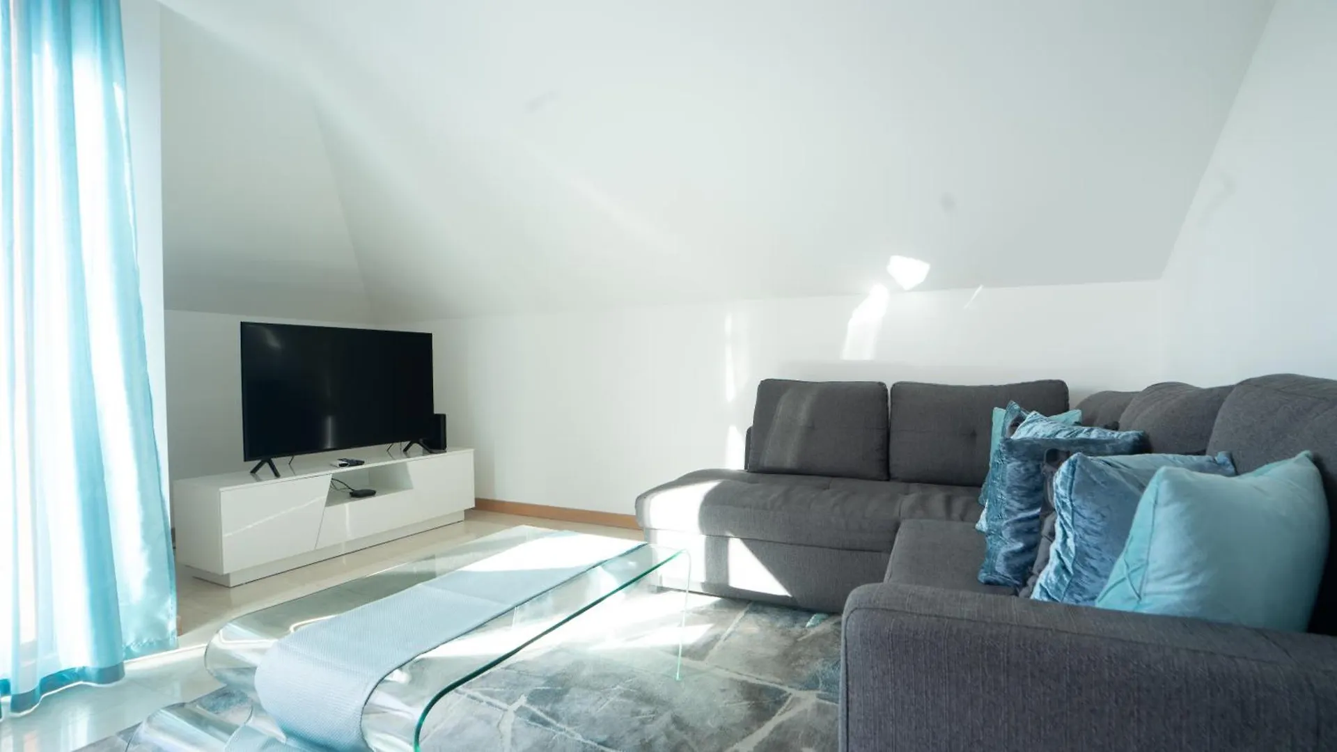 Apartment Eclipse II - Living Funchal By Lovelystay